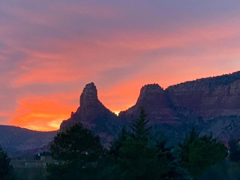 Sedona's Stargazing Luxury Paradise. Red Rock Views! Holiday home Sedona