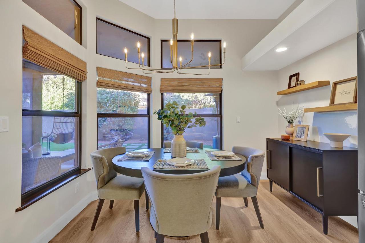 Amazing Views, Hot Tub And Pets Allowed, Less Than 1mi To Trailheads Holiday home