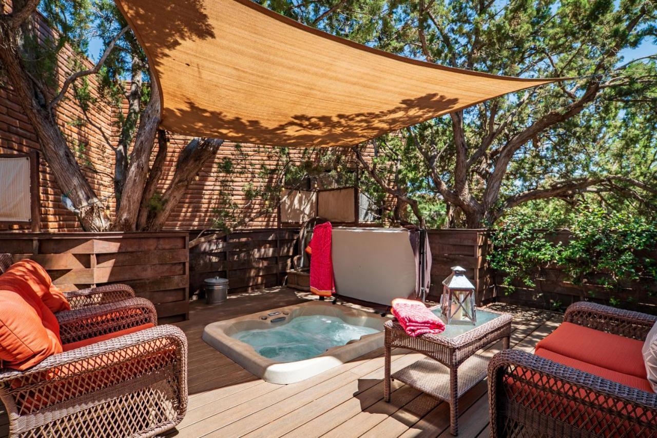 Honeysuckle Villa- Romantic Getaway *