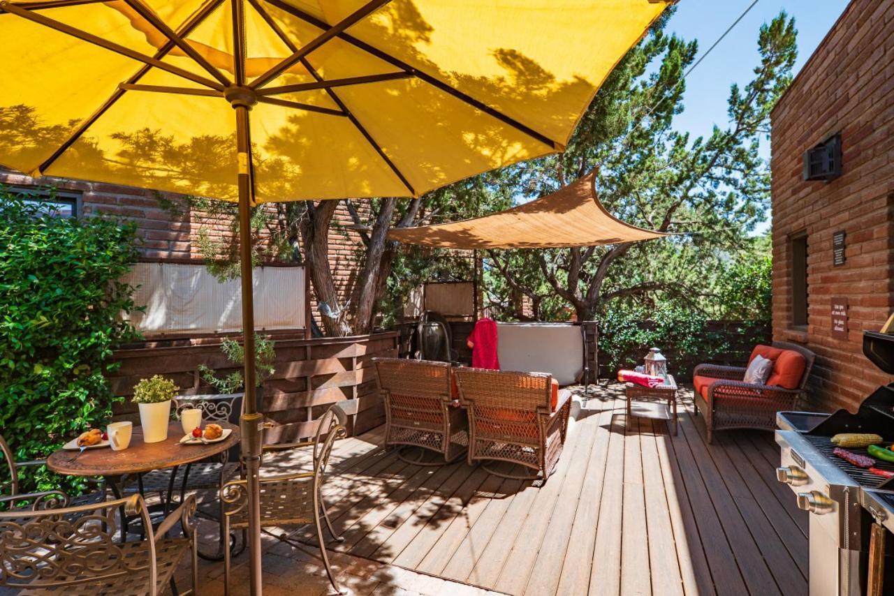 Honeysuckle Villa- Romantic Getaway Holiday home
