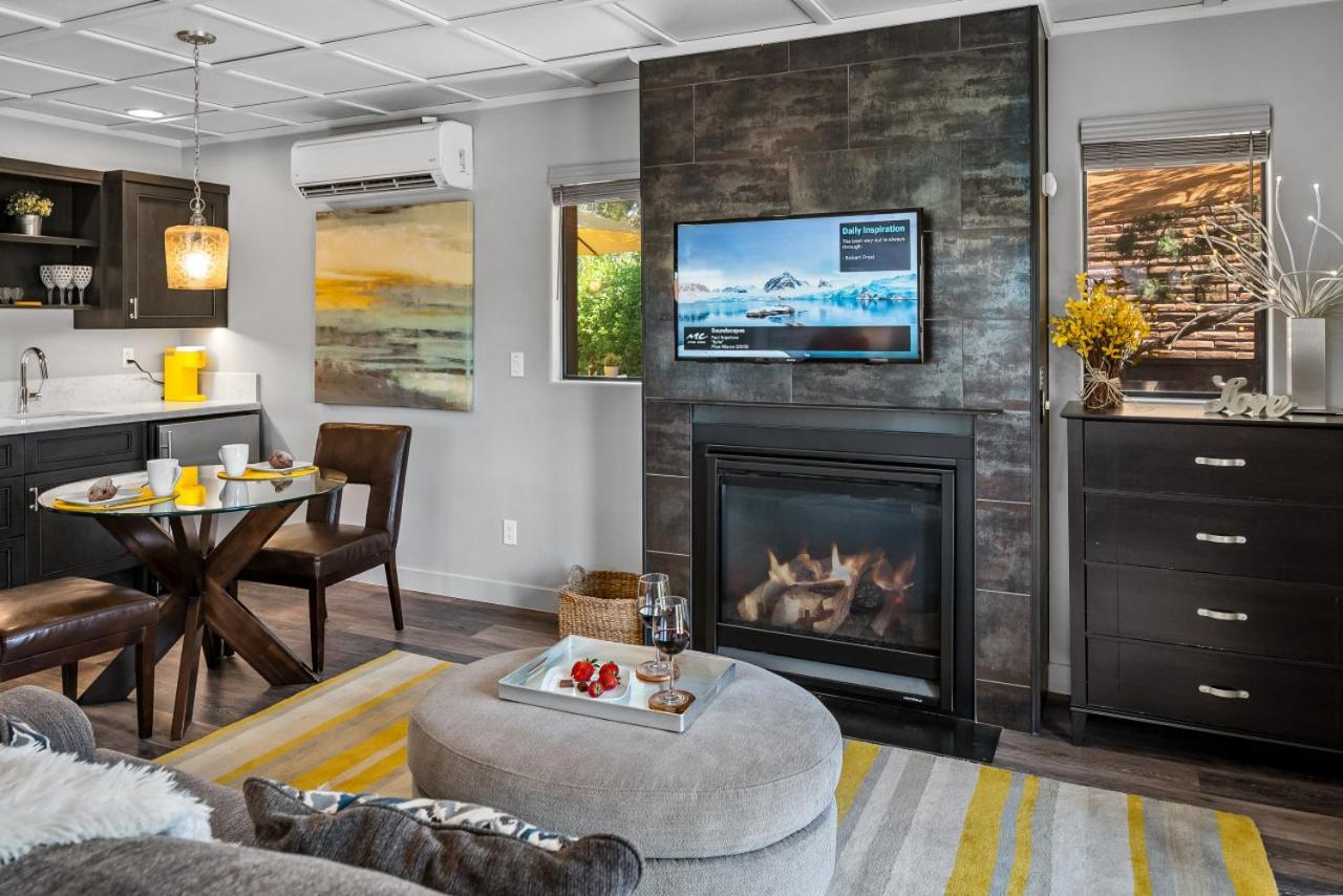 Honeysuckle Villa- Romantic Getaway Holiday home *