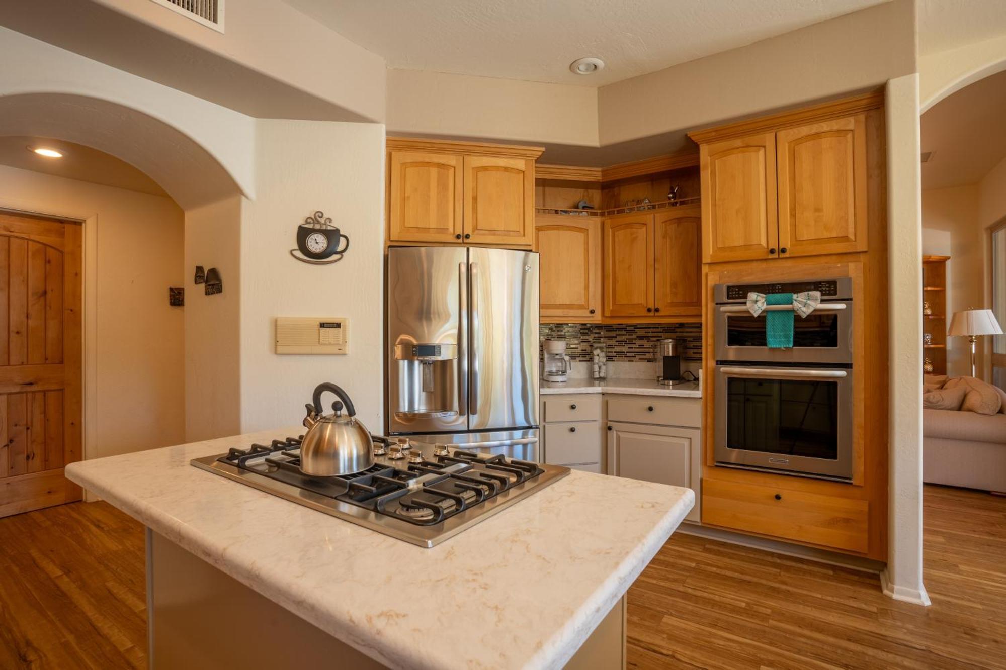 Expansive Retreat With Private Hot Tub, Views Holiday home Sedona