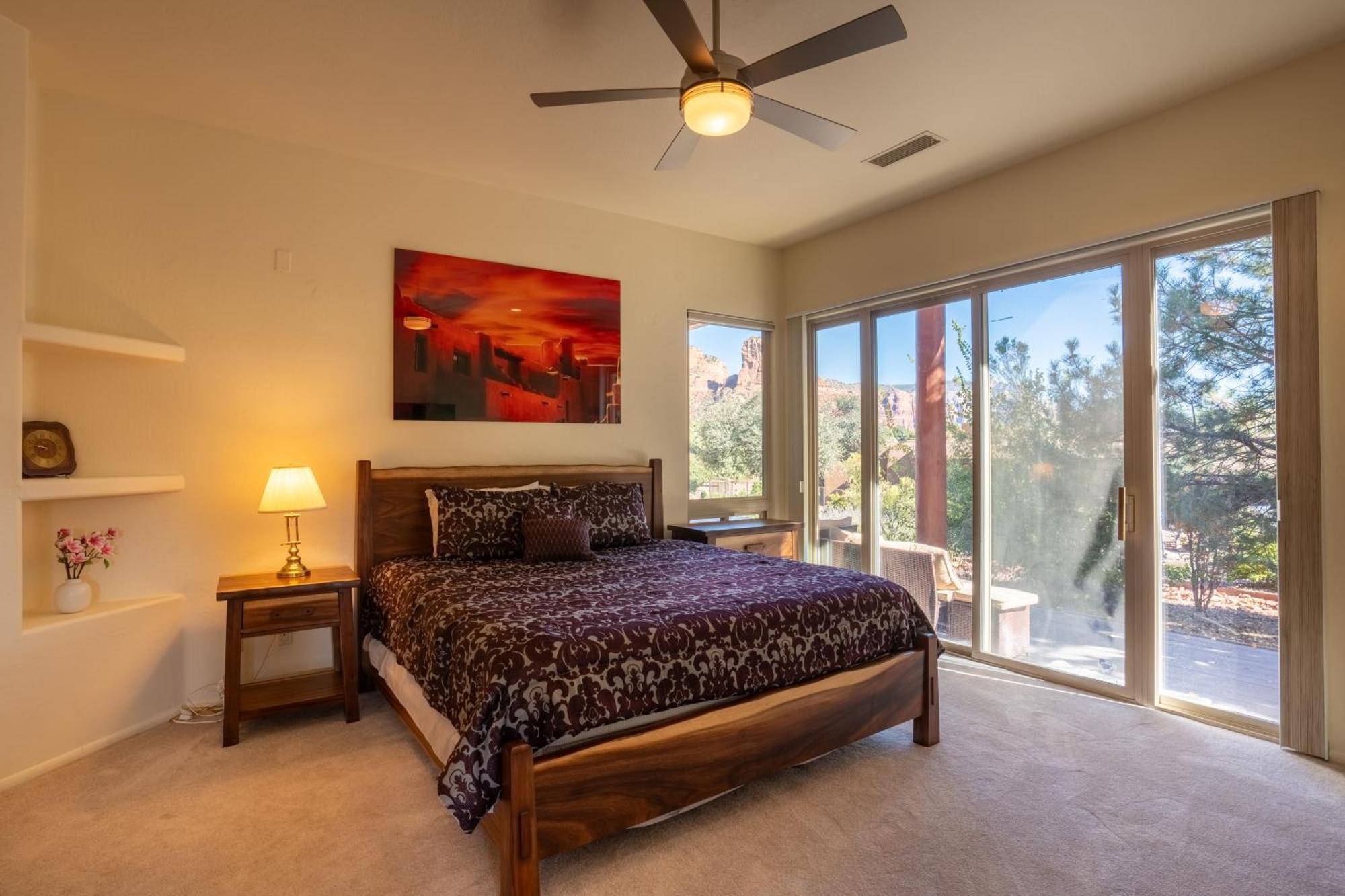 Expansive Retreat With Private Hot Tub, Views *