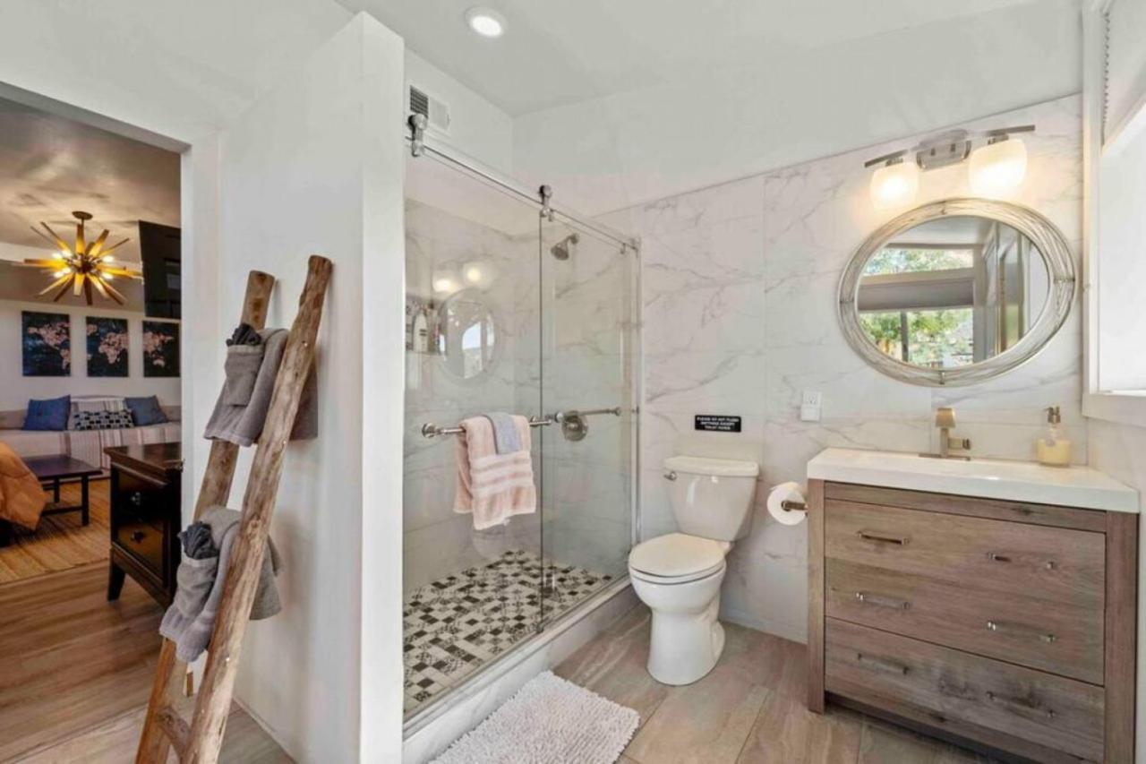 Holiday home Heart Of Uptown With Epic Views Hottub Trails