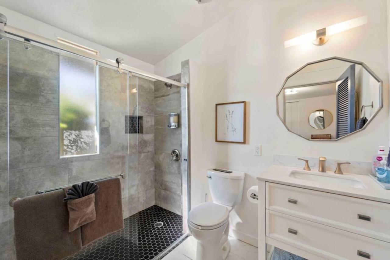 Heart Of Uptown With Epic Views Hottub Trails Holiday home