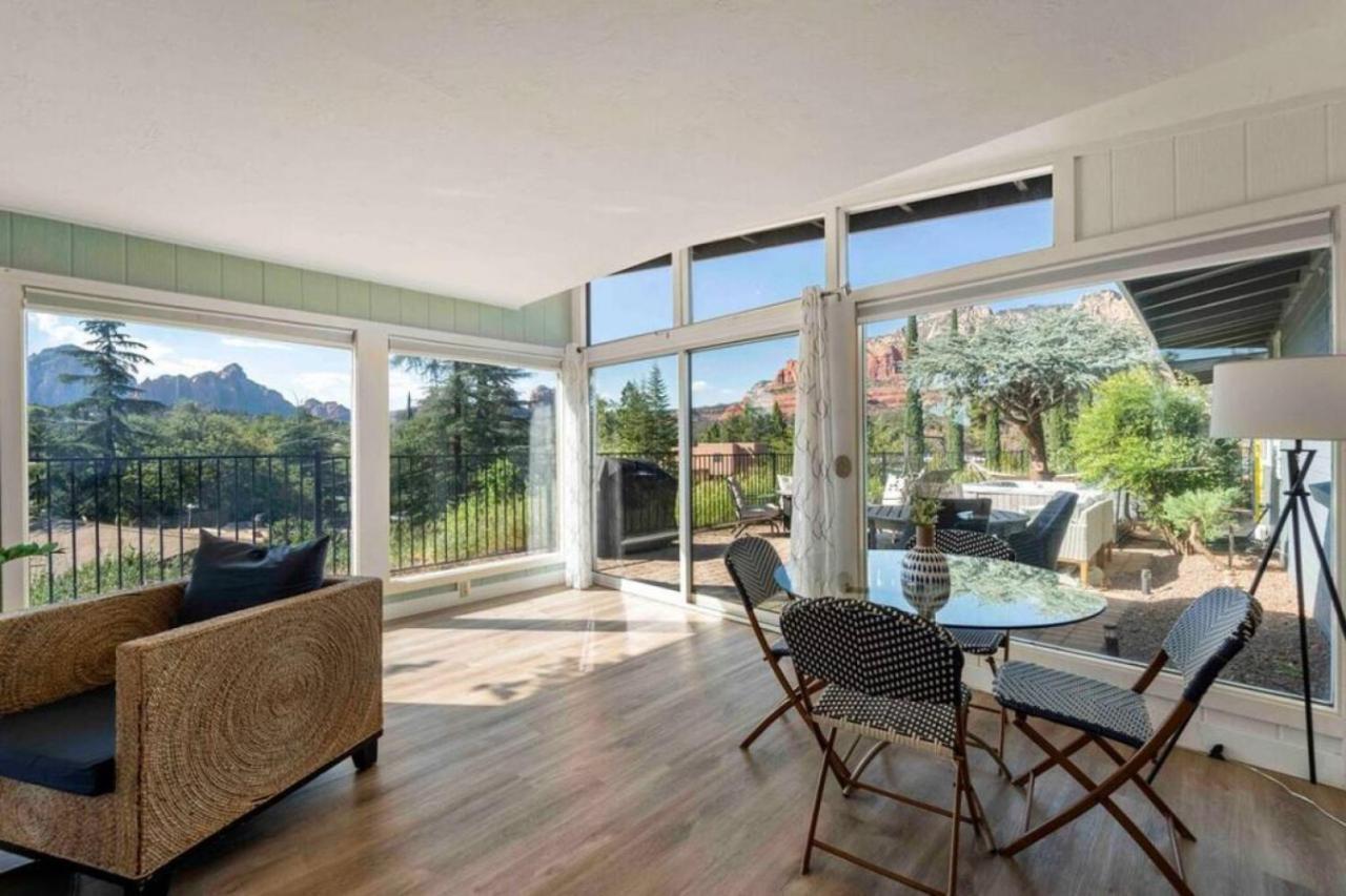 Holiday home Heart Of Uptown With Epic Views Hottub Trails