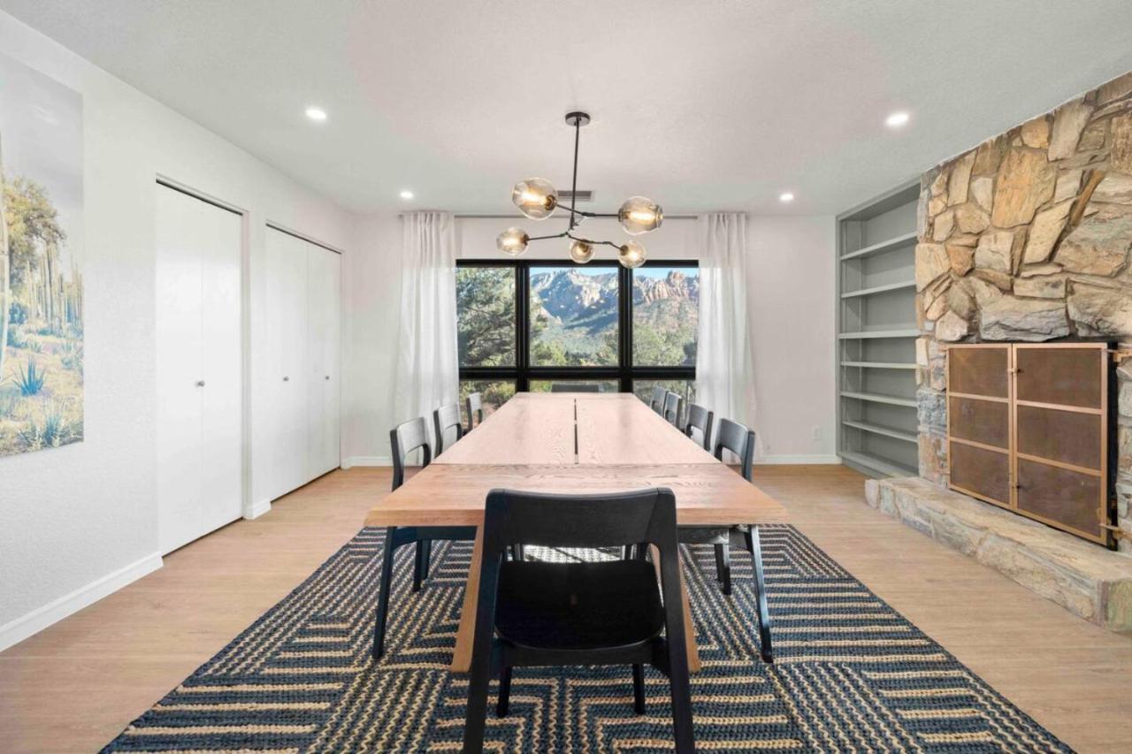 Holiday home Unrivaled Views Large Uptown With Swimspa And Sauna