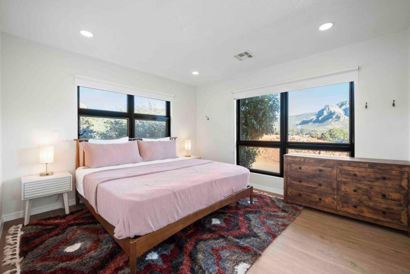 Unrivaled Views Large Uptown With Swimspa And Sauna Holiday home *