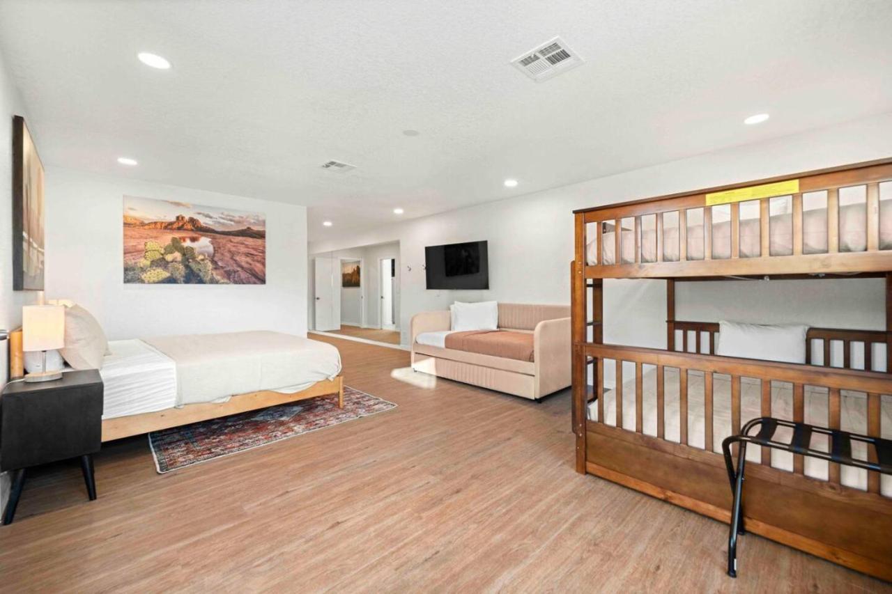 Holiday home Unrivaled Views Large Uptown With Swimspa And Sauna