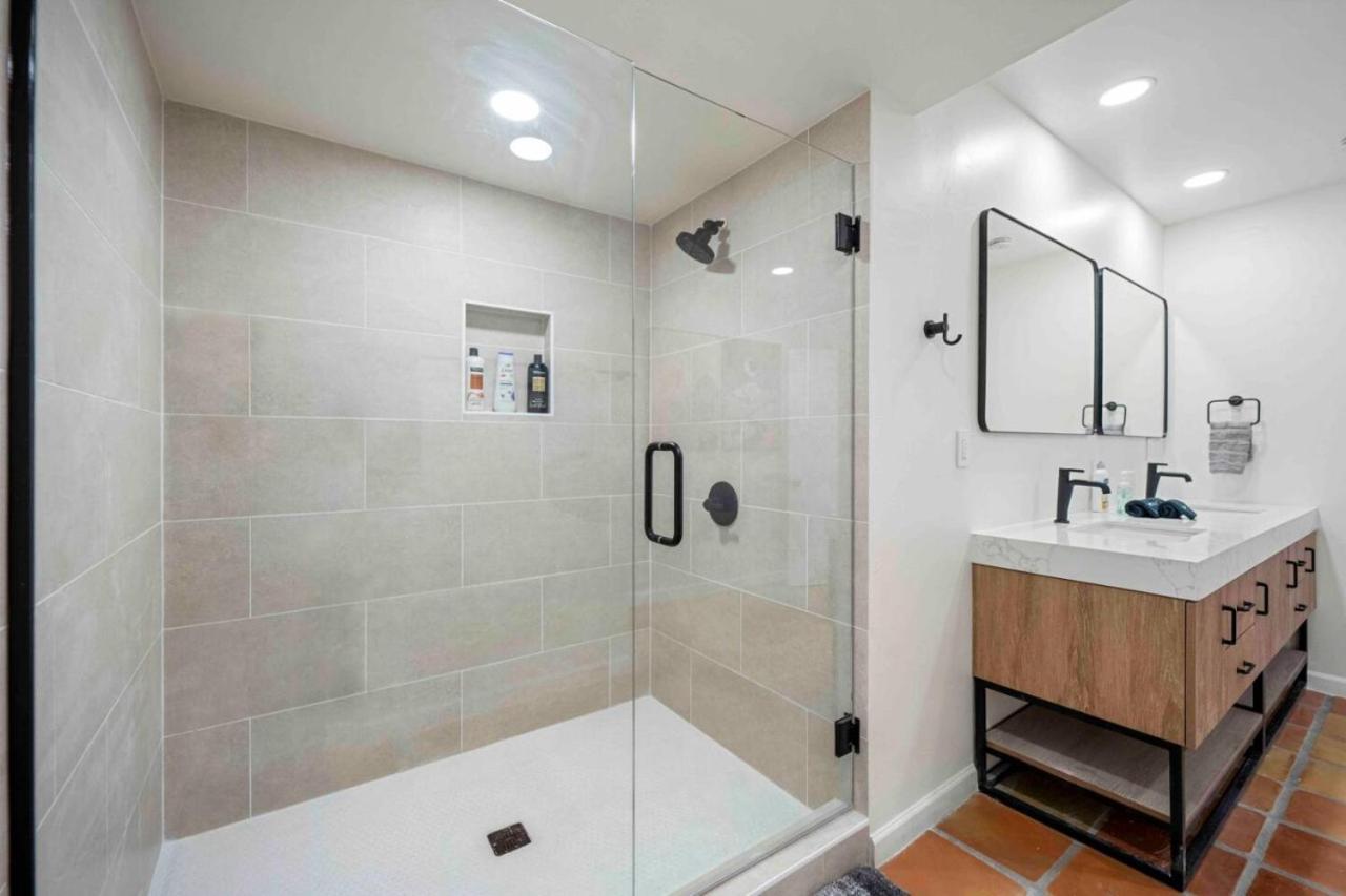 Unrivaled Views Large Uptown With Swimspa And Sauna Holiday home