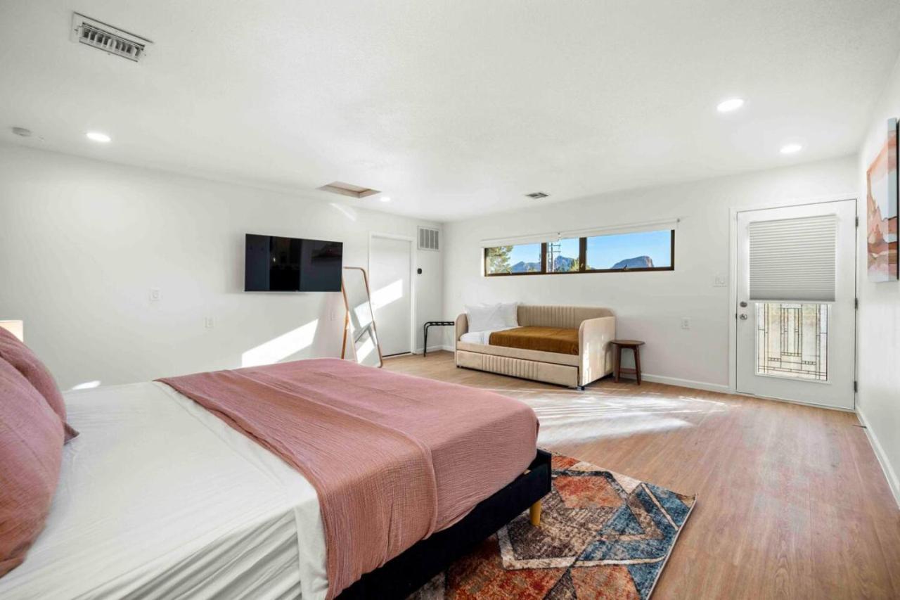 Unrivaled Views Large Uptown With Swimspa And Sauna