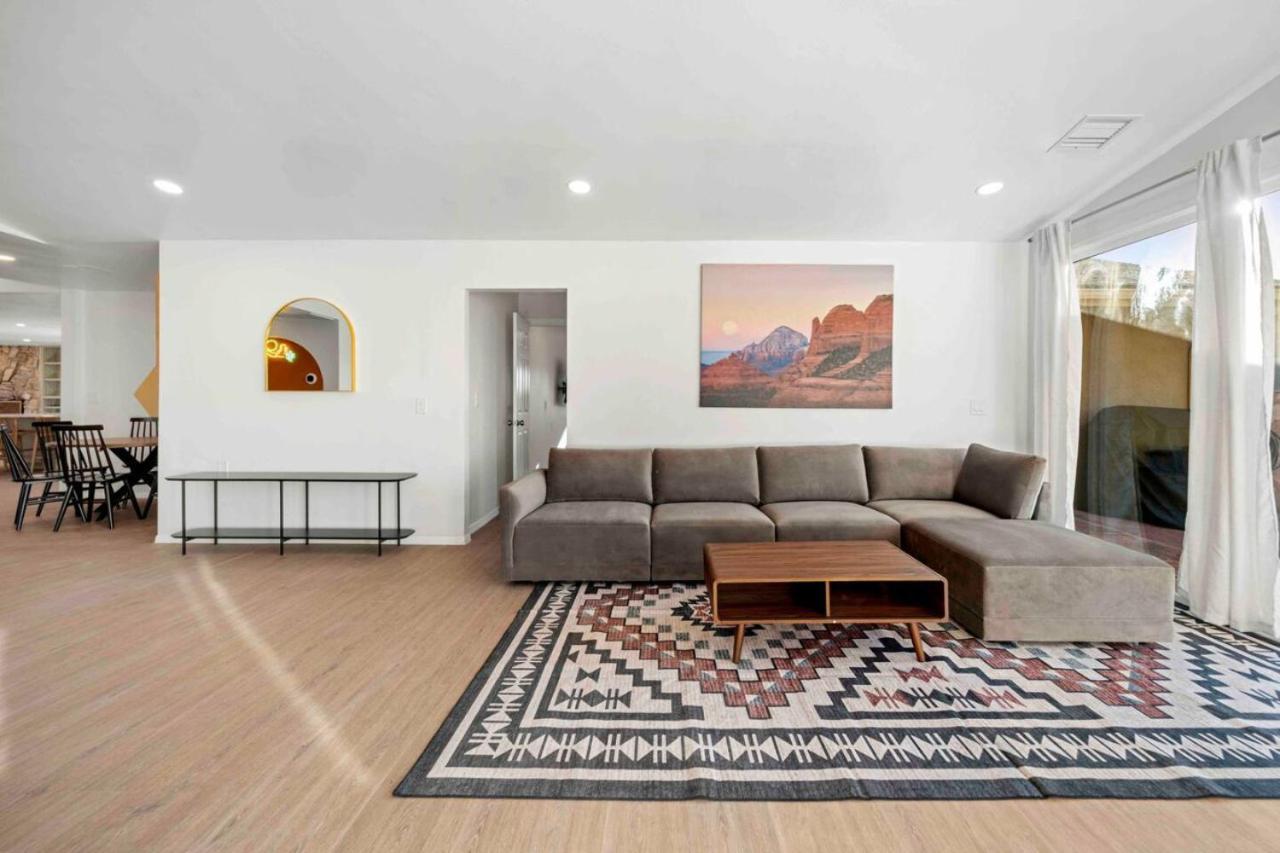 Holiday home Unrivaled Views Large Uptown With Swimspa And Sauna *