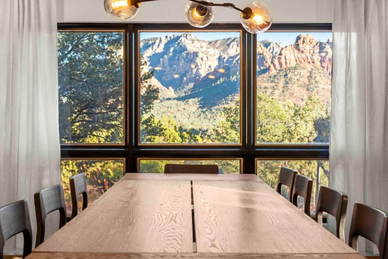 Holiday home Unrivaled Views Large Uptown With Swimspa And Sauna *