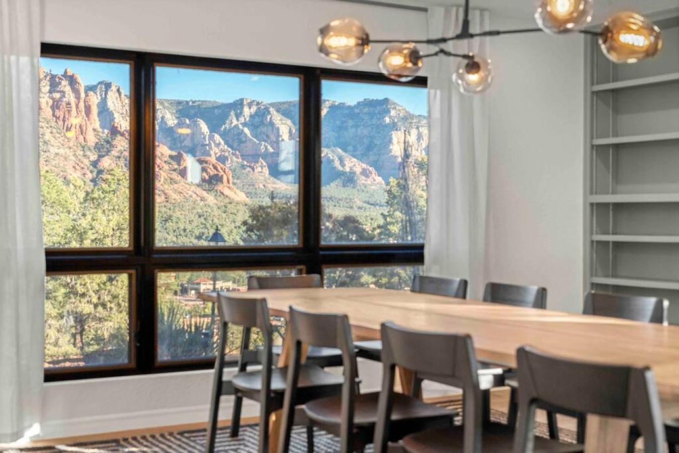 Unrivaled Views Large Uptown With Swimspa And Sauna *