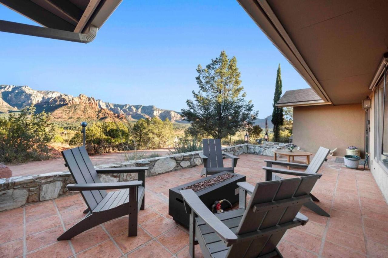 Holiday home Unrivaled Views Large Uptown With Swimspa And Sauna