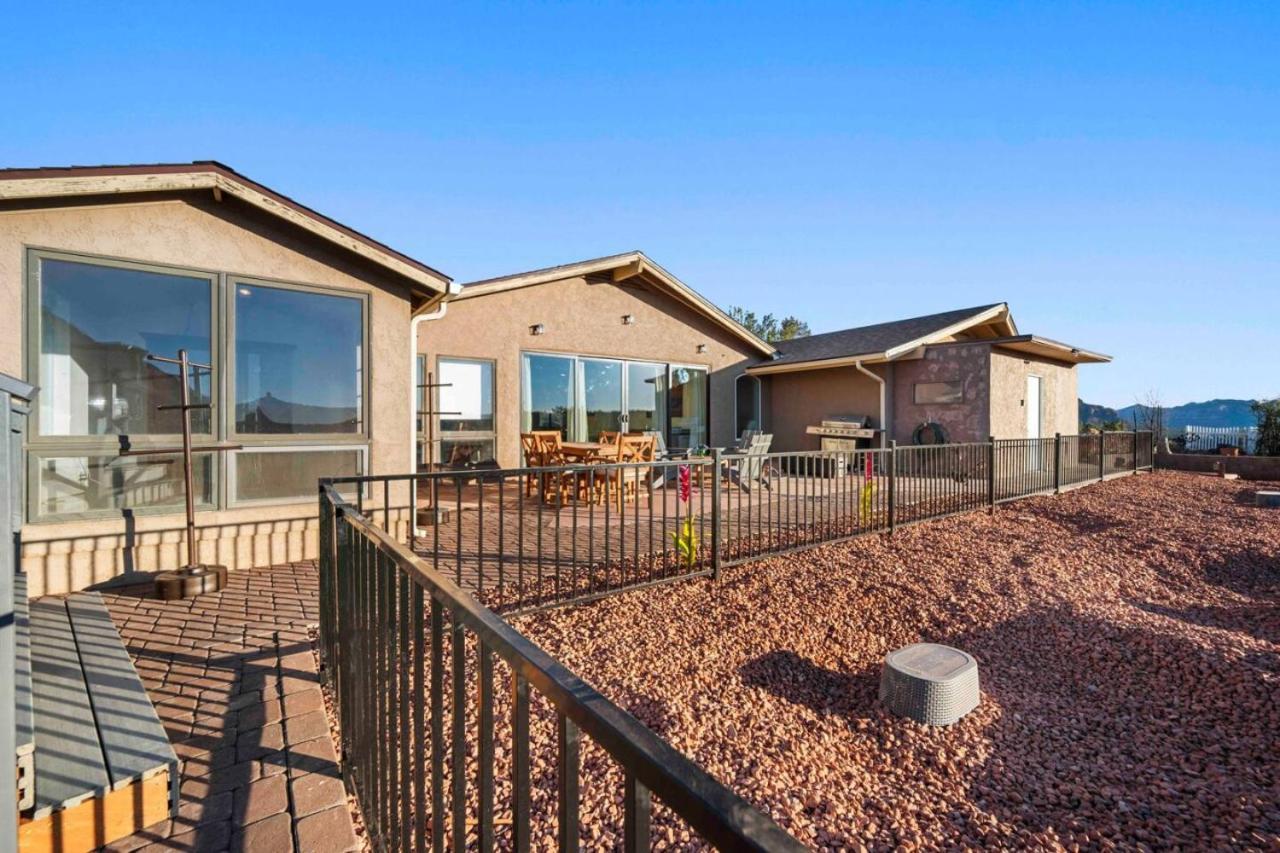 Holiday home Unrivaled Views Large Uptown With Swimspa And Sauna *