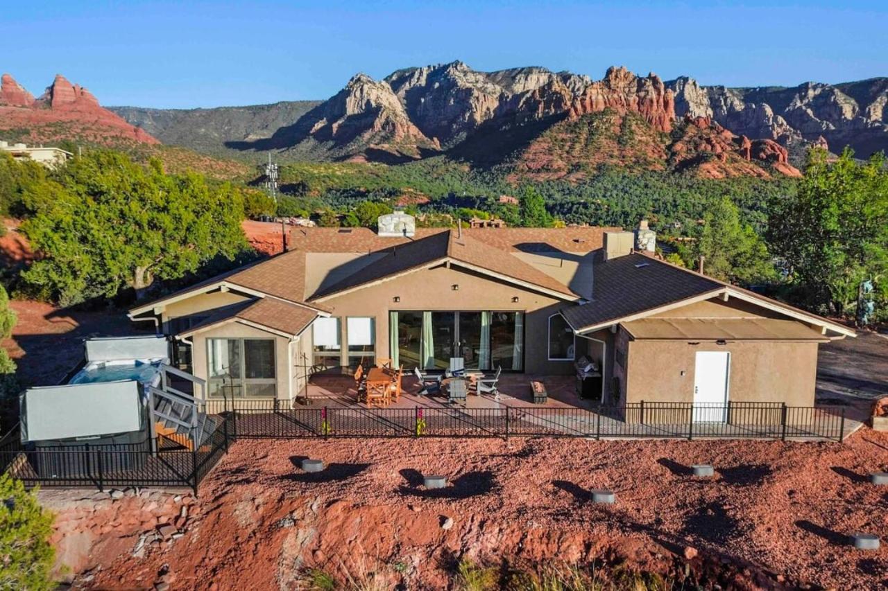 Holiday home Unrivaled Views Large Uptown With Swimspa And Sauna *