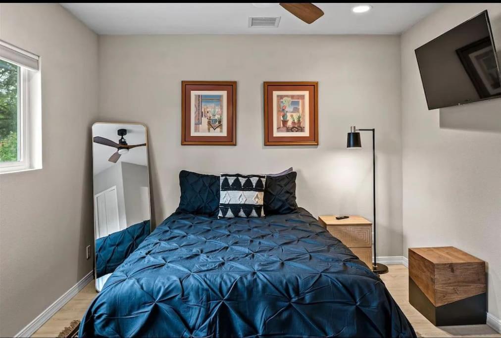Spacious W 4 Bedroom Contemporary House! *