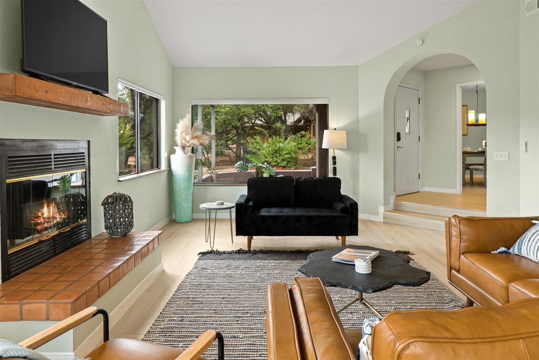 Holiday home Spacious W 4 Bedroom Contemporary House!