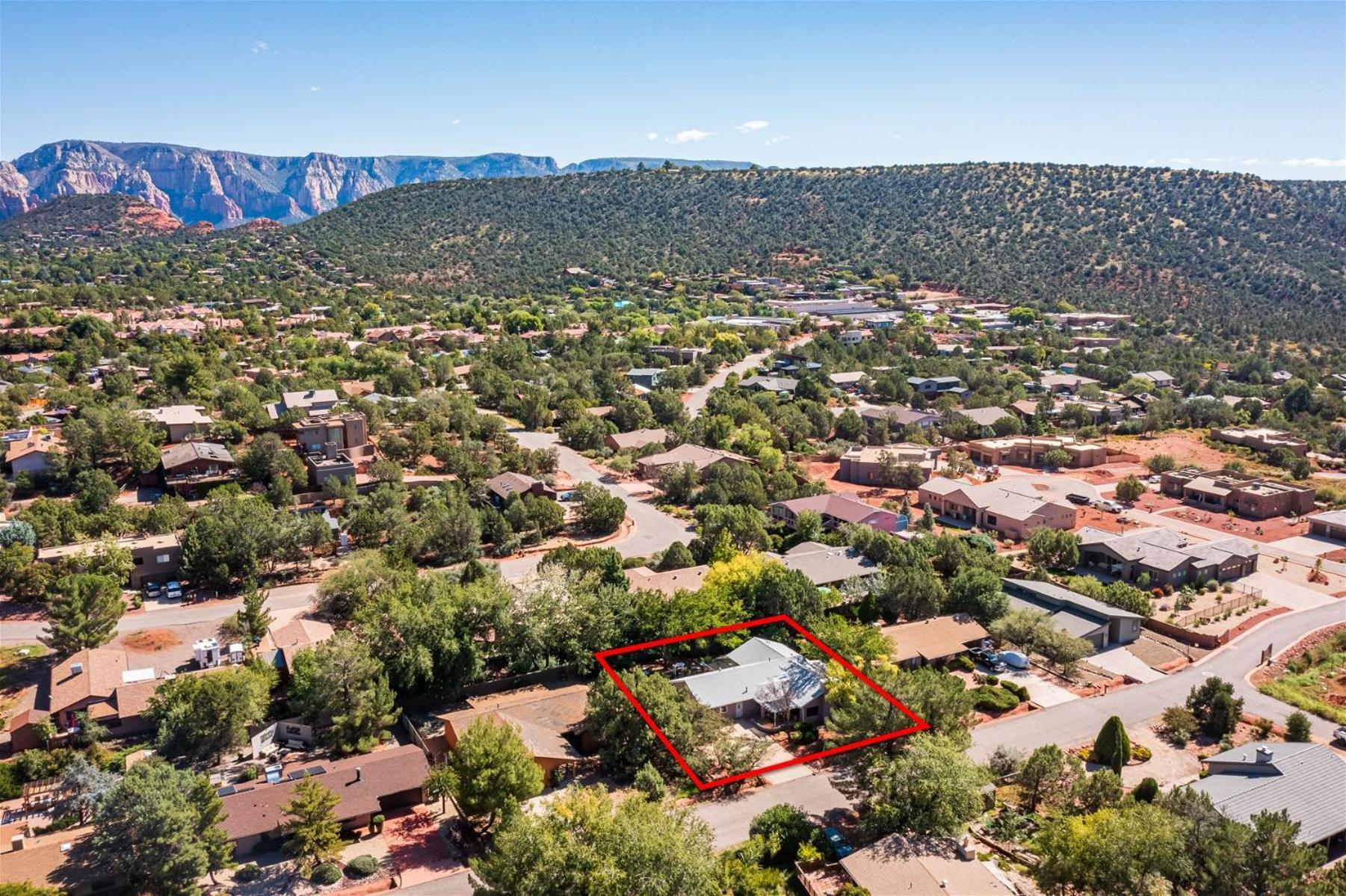Spacious W 4 Bedroom Contemporary House! Holiday home Sedona