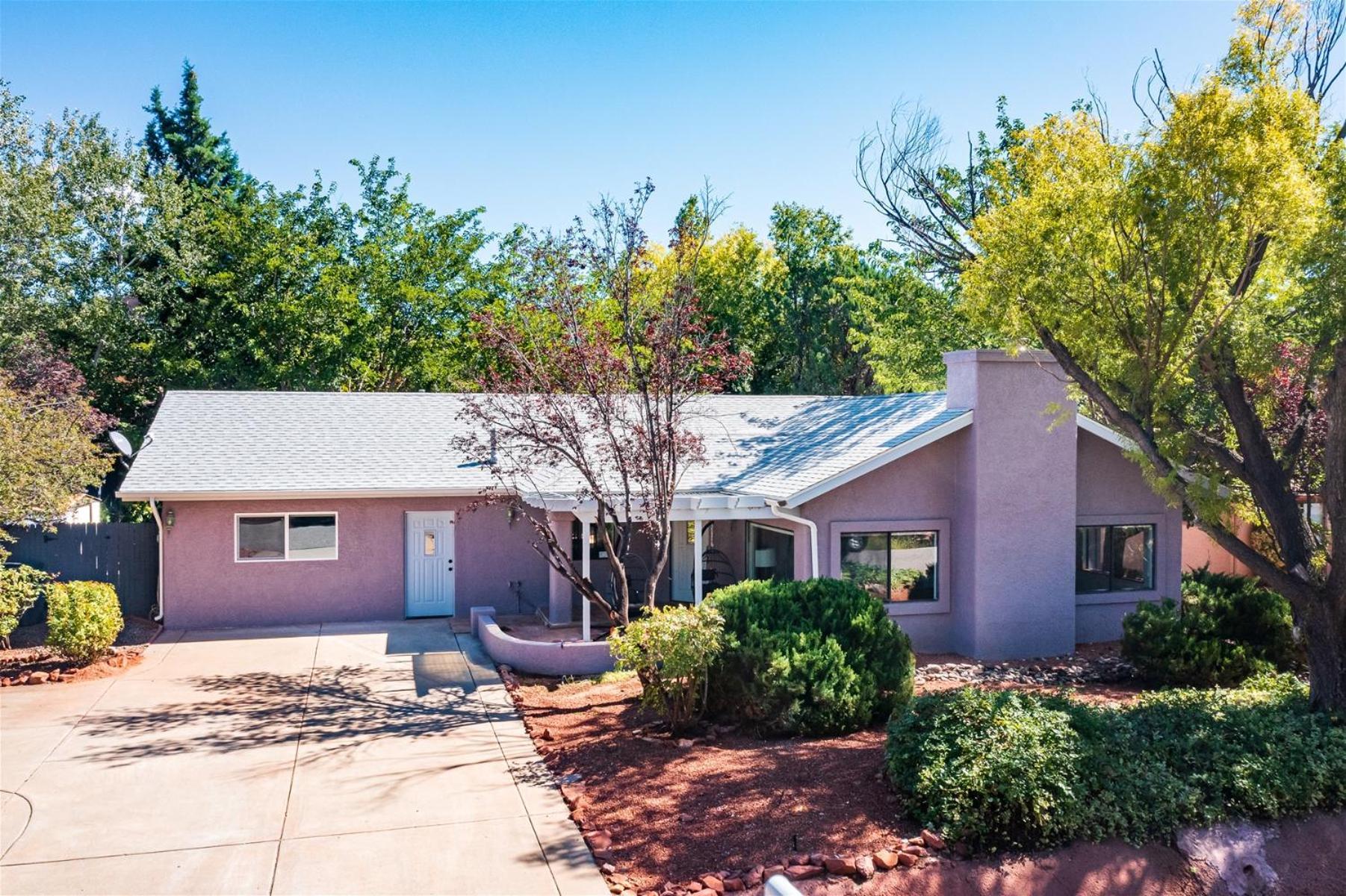 Spacious W 4 Bedroom Contemporary House! *