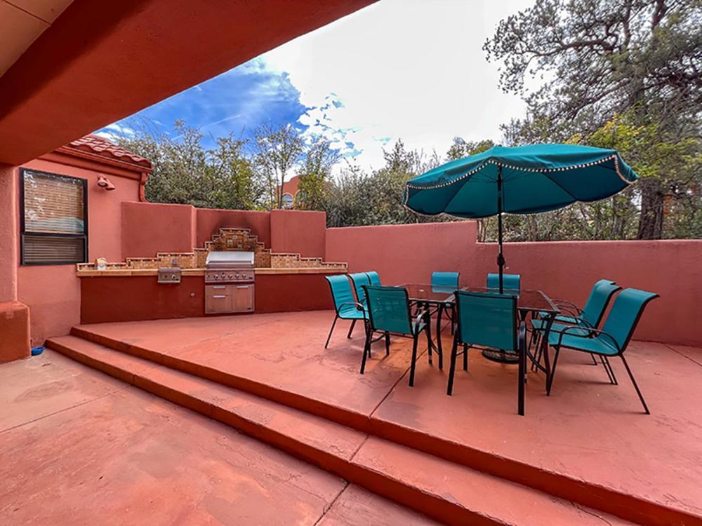 Holiday home Magnificence With Fire Table Sedona