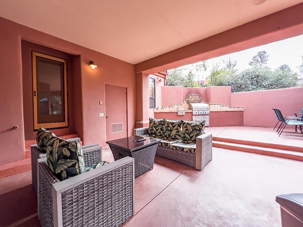 Magnificence With Fire Table Holiday home