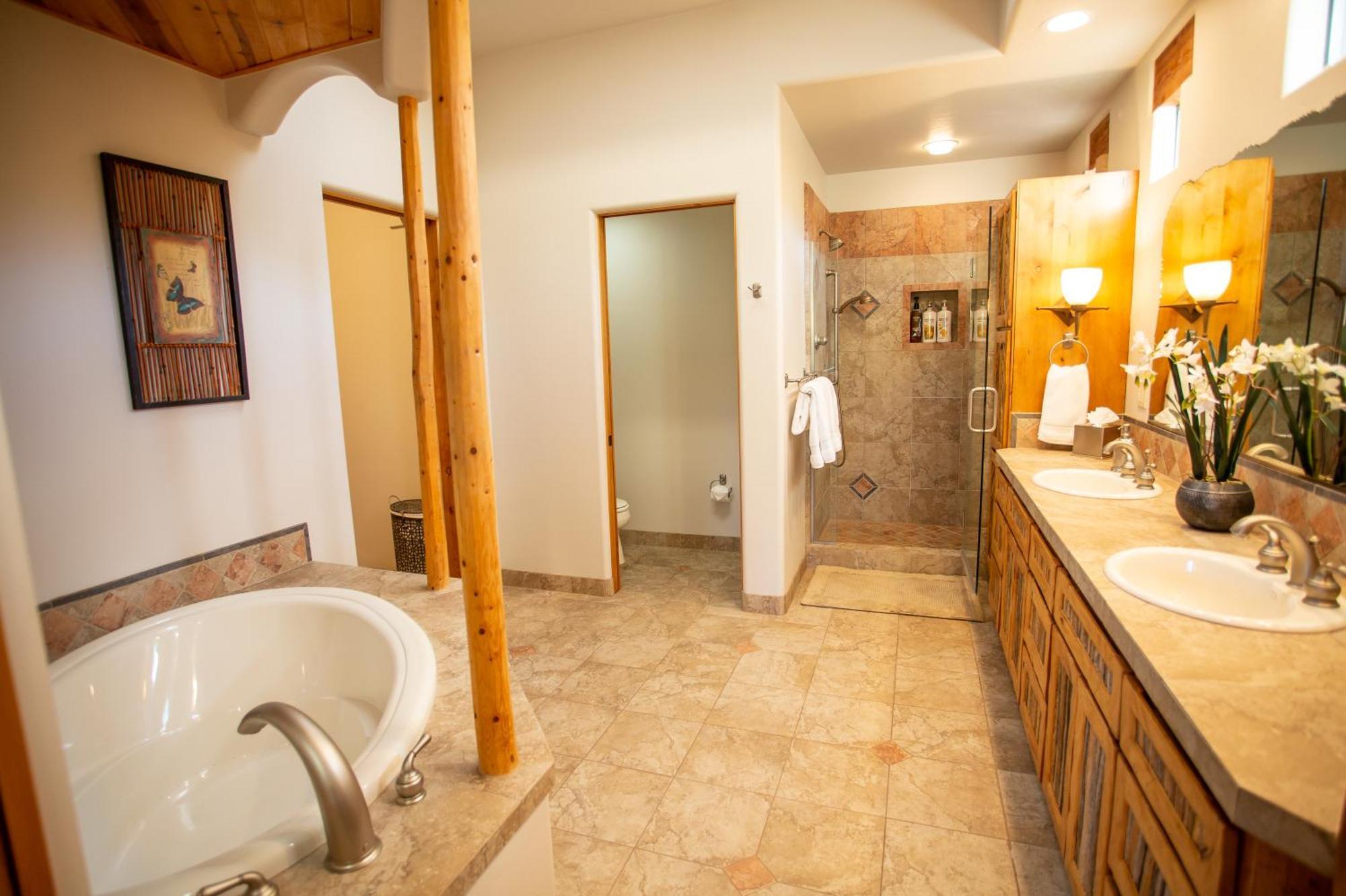 Spectacular Destination With Pool & Holiday home