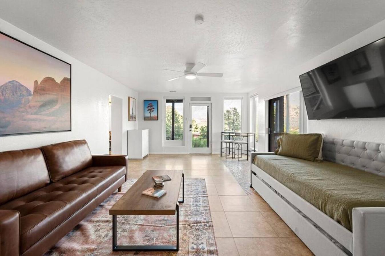 Holiday home Uptown Walk Out Basement With Ultimate Views And Hot Tub