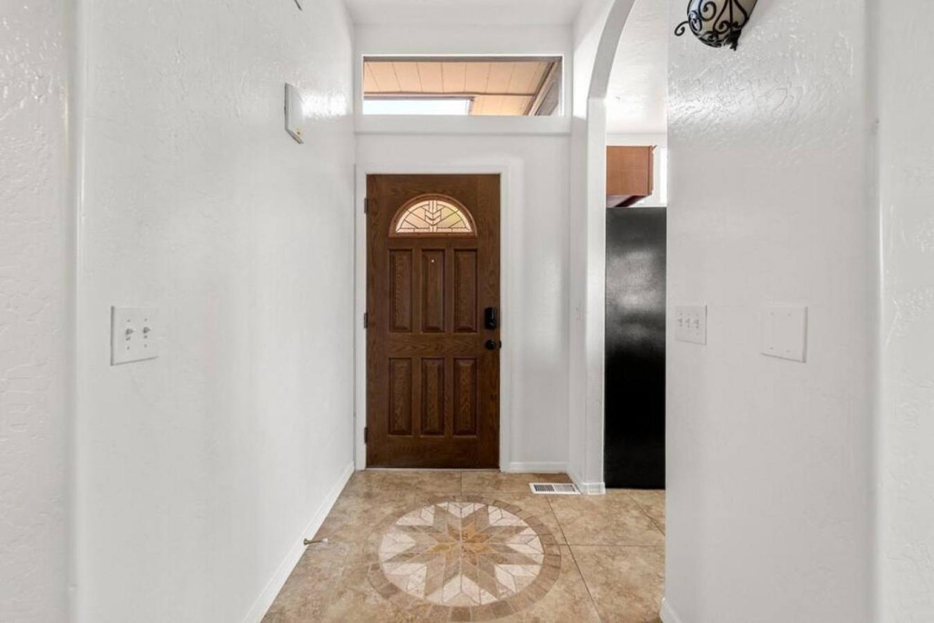 Luxury Uptown With Views And Hot Tub Holiday home