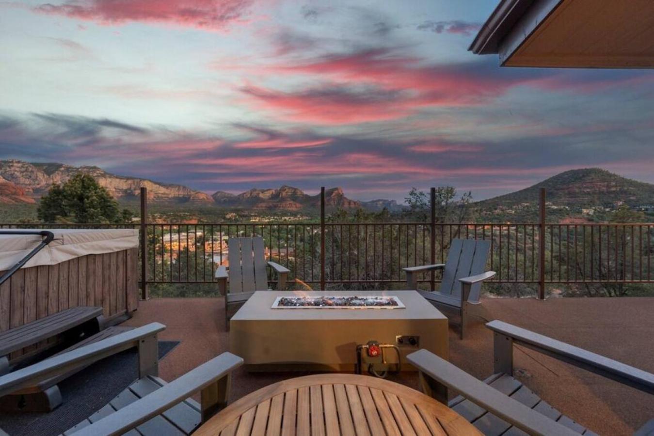 Luxury Uptown With Epic Views And Hot Tub Holiday home Sedona