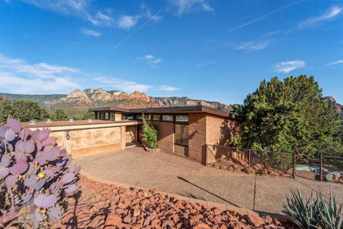 Holiday home Luxury Uptown With Epic Views And Hot Tub *