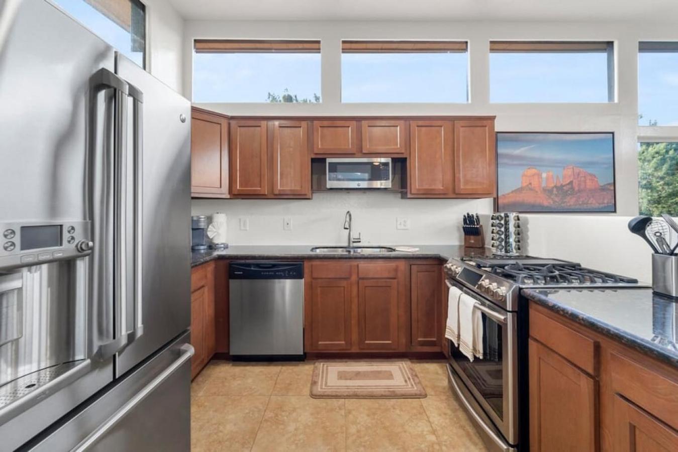 Luxury Uptown With Epic Views And Hot Tub