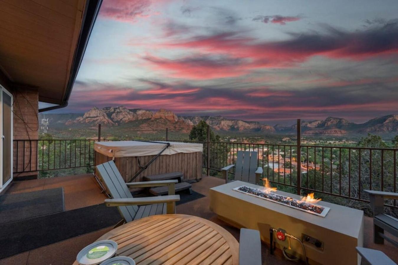 Holiday home Luxury Uptown With Epic Views And Hot Tub