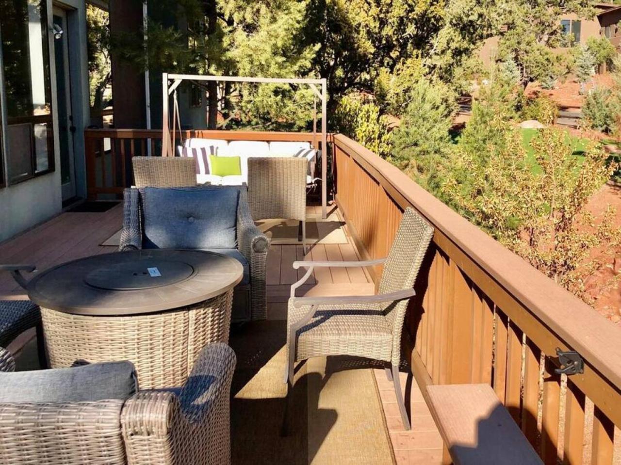 Holiday home Uptown With Views Hottub Near Trails *