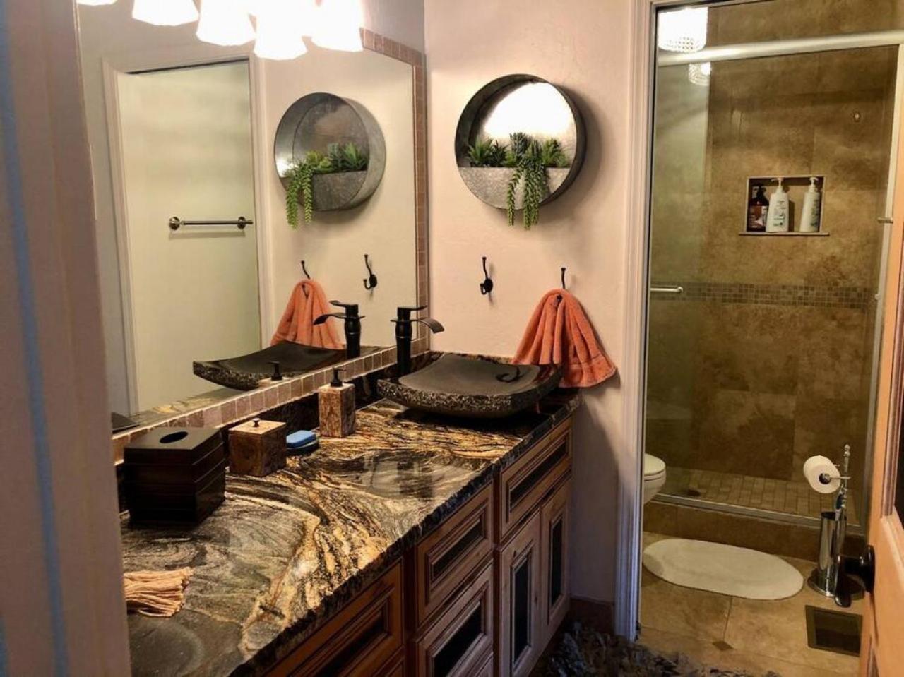 Uptown With Views Hottub Near Trails