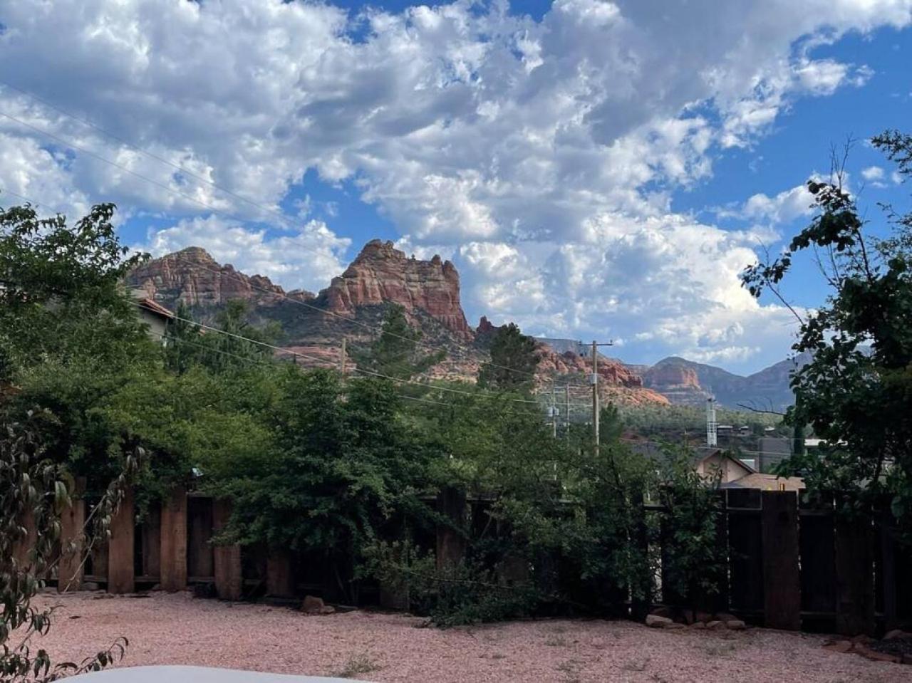 Spacious Home-walk To Uptown-views-hottub-gameroom Holiday home *