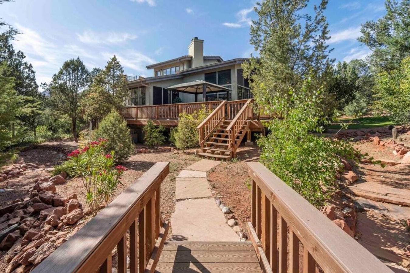Uptown With Views Hottub Near Trails
