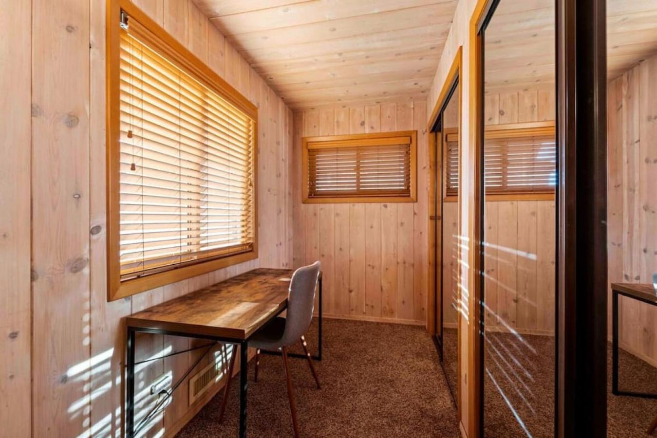 Holiday home Spacious Home-walk To Uptown-views-hottub-gameroom Sedona