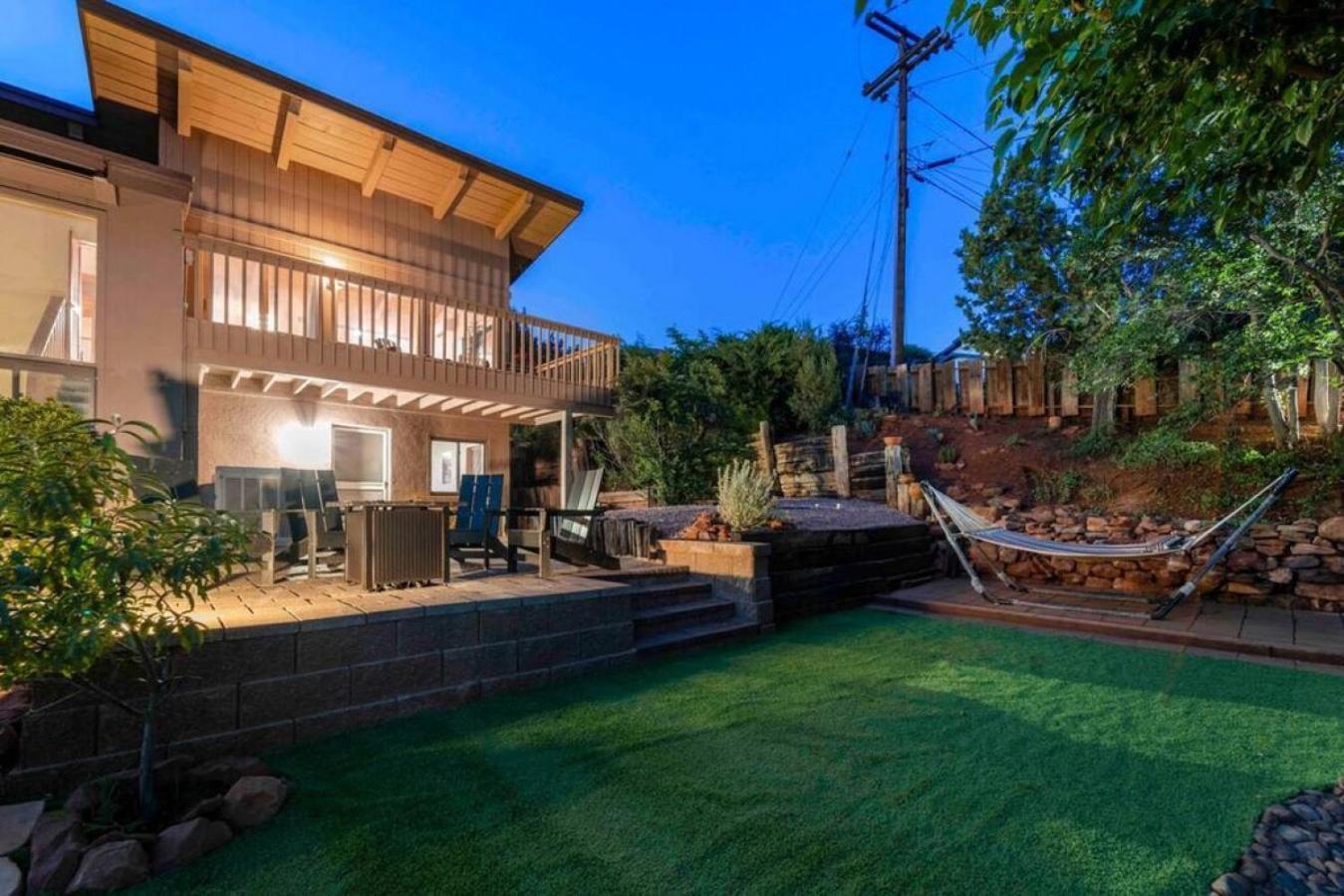Spacious Home-walk To Uptown-views-hottub-gameroom * Sedona