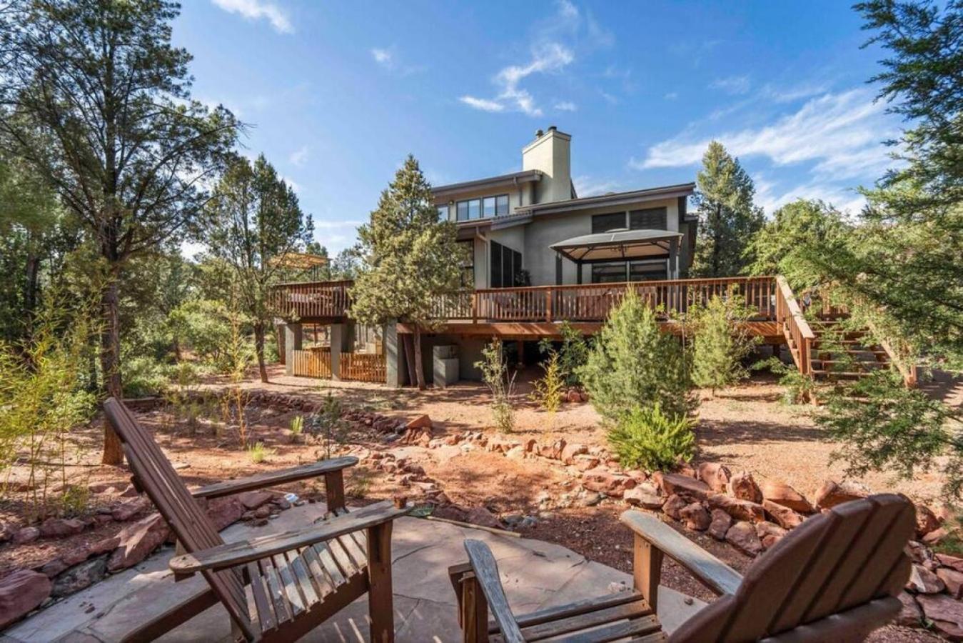 Holiday home Uptown With Views Hottub Near Trails *