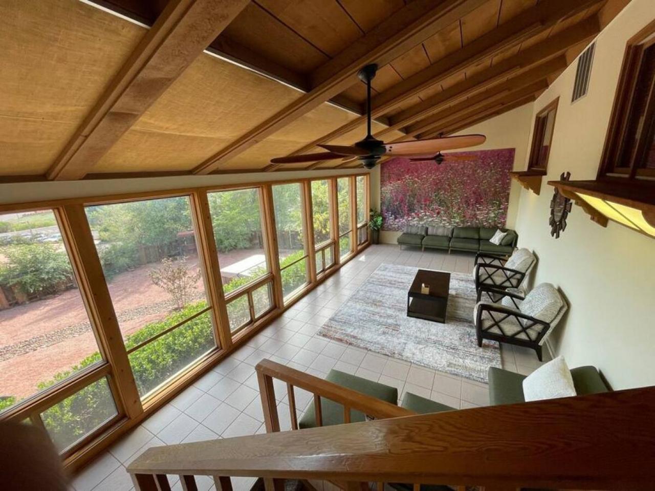 Holiday home Spacious Home-walk To Uptown-views-hottub-gameroom Sedona