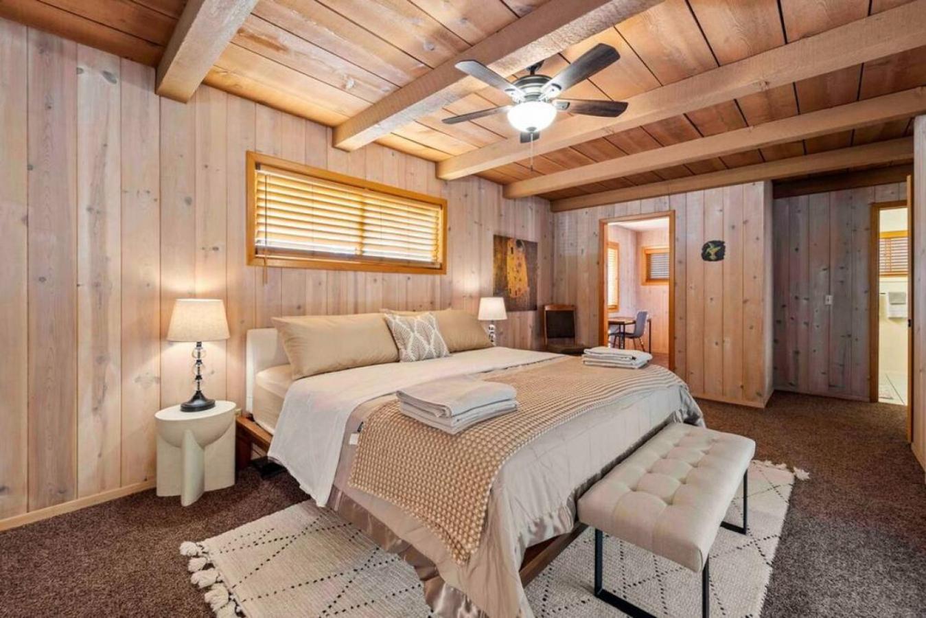 Spacious Home-walk To Uptown-views-hottub-gameroom Sedona