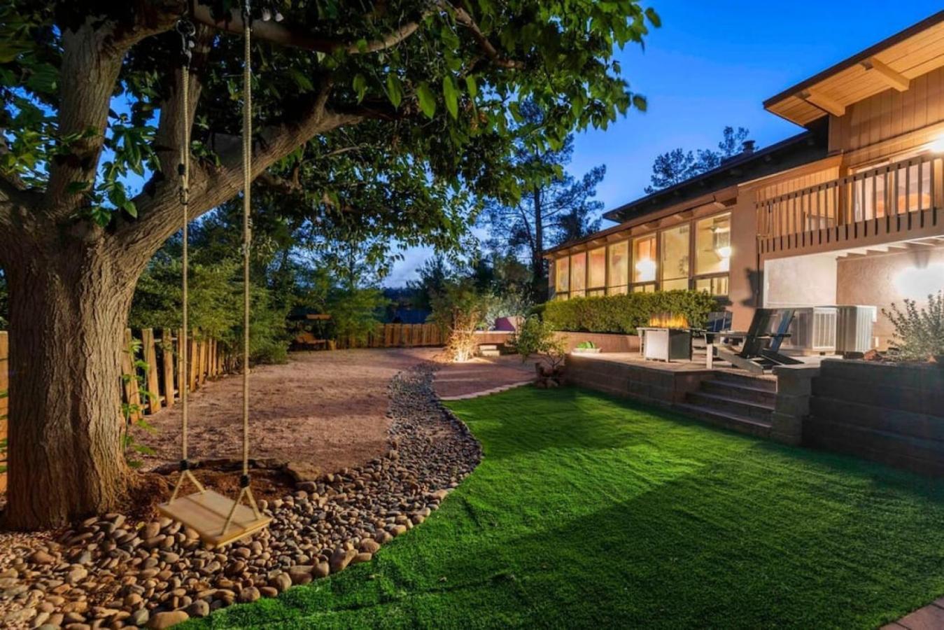 Spacious Home-walk To Uptown-views-hottub-gameroom * Sedona