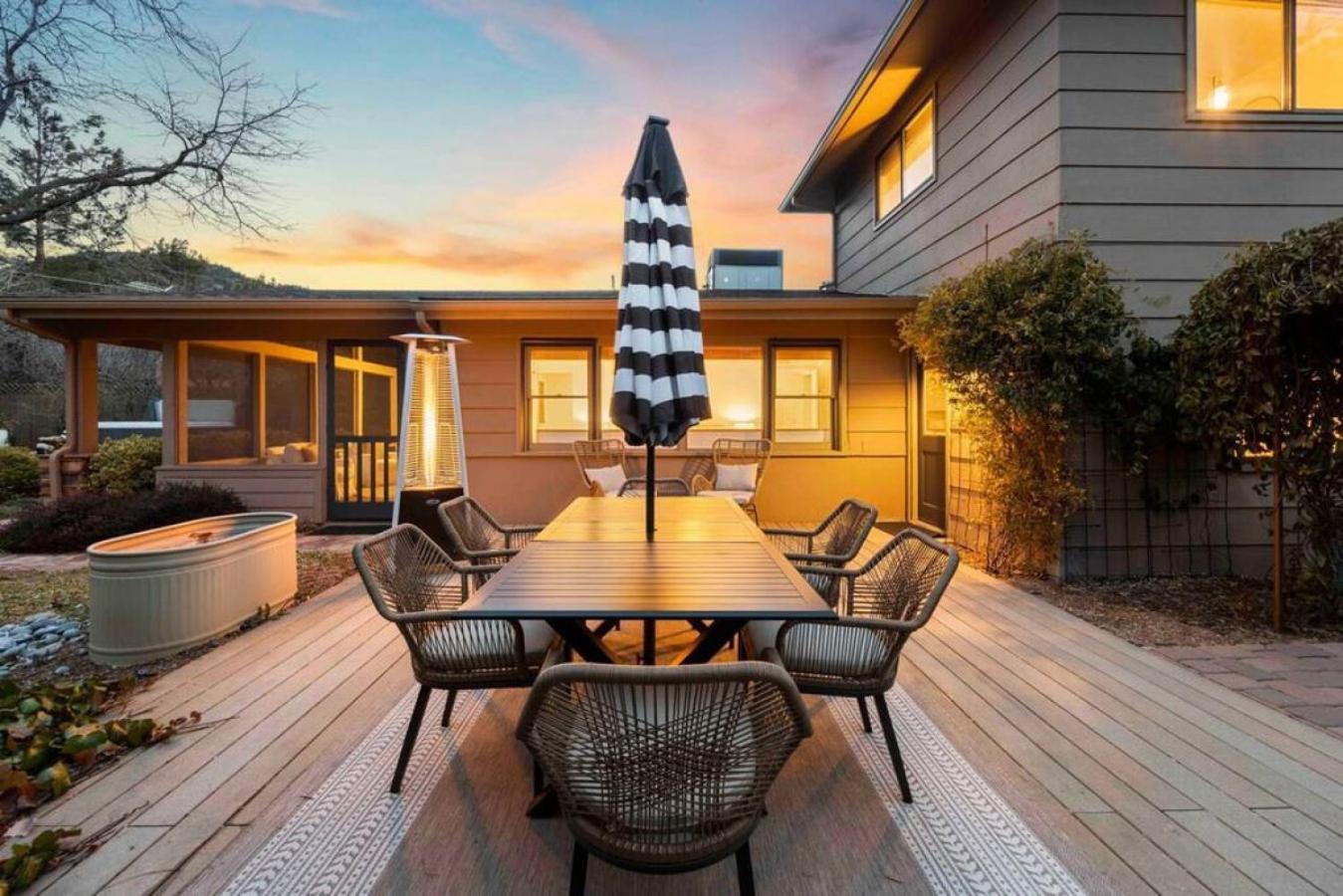 Upscale Uptown Retreat With Hottub And Views Holiday home Sedona