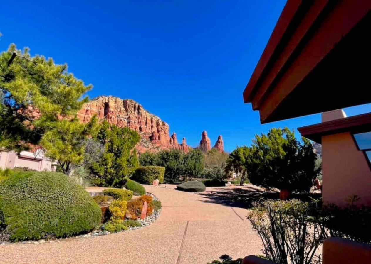 Apartment Guest With Up Close Chapel And Red Rock Views