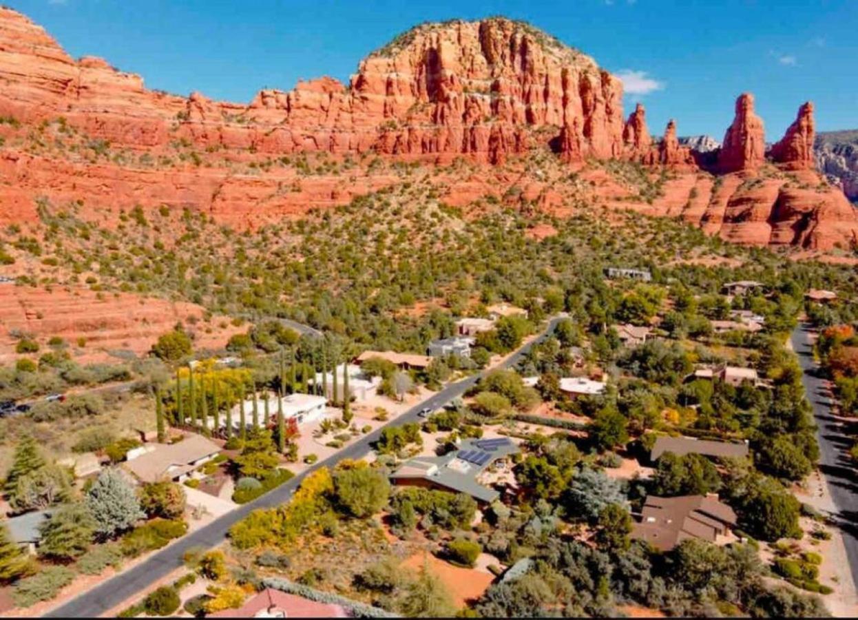 Guest With Up Close Chapel And Red Rock Views Apartment