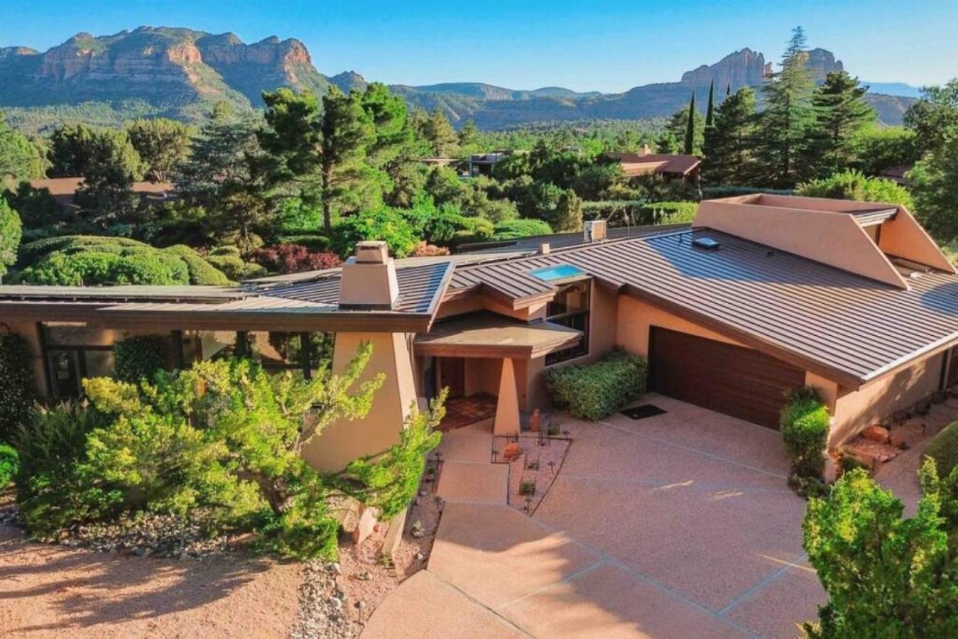 Chapel Vista Main House Red Rock Views And Hot Tub Holiday home *