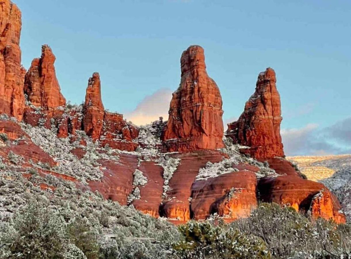 Guest With Up Close Chapel And Red Rock Views *