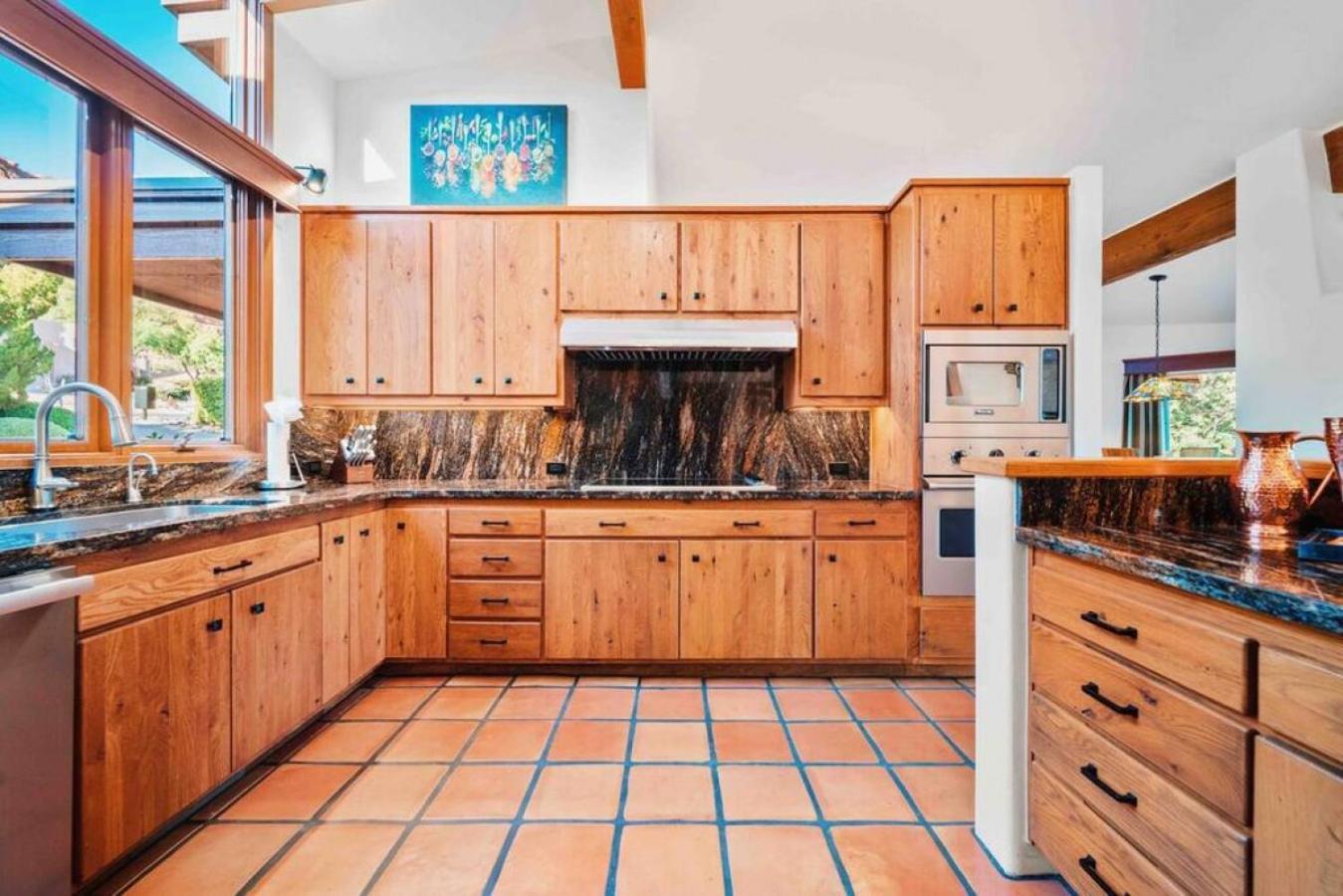 Chapel Vista Main House Red Rock Views And Hot Tub Holiday home *